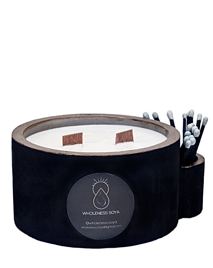 Luxury 1kg black orchid candle with double wooden wick and handmade container